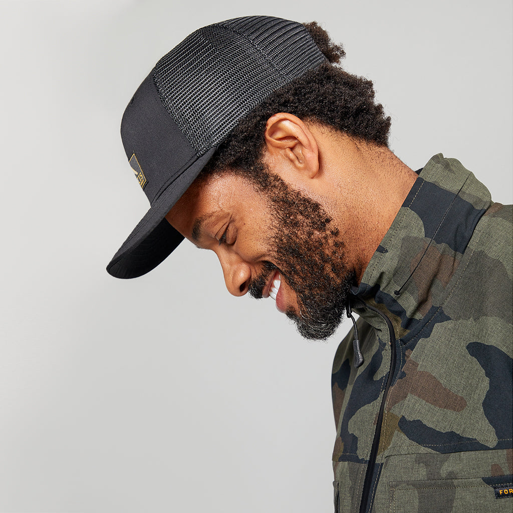 Forcis Mens Poly Cotton Trucker Hat in Grey Black On Model